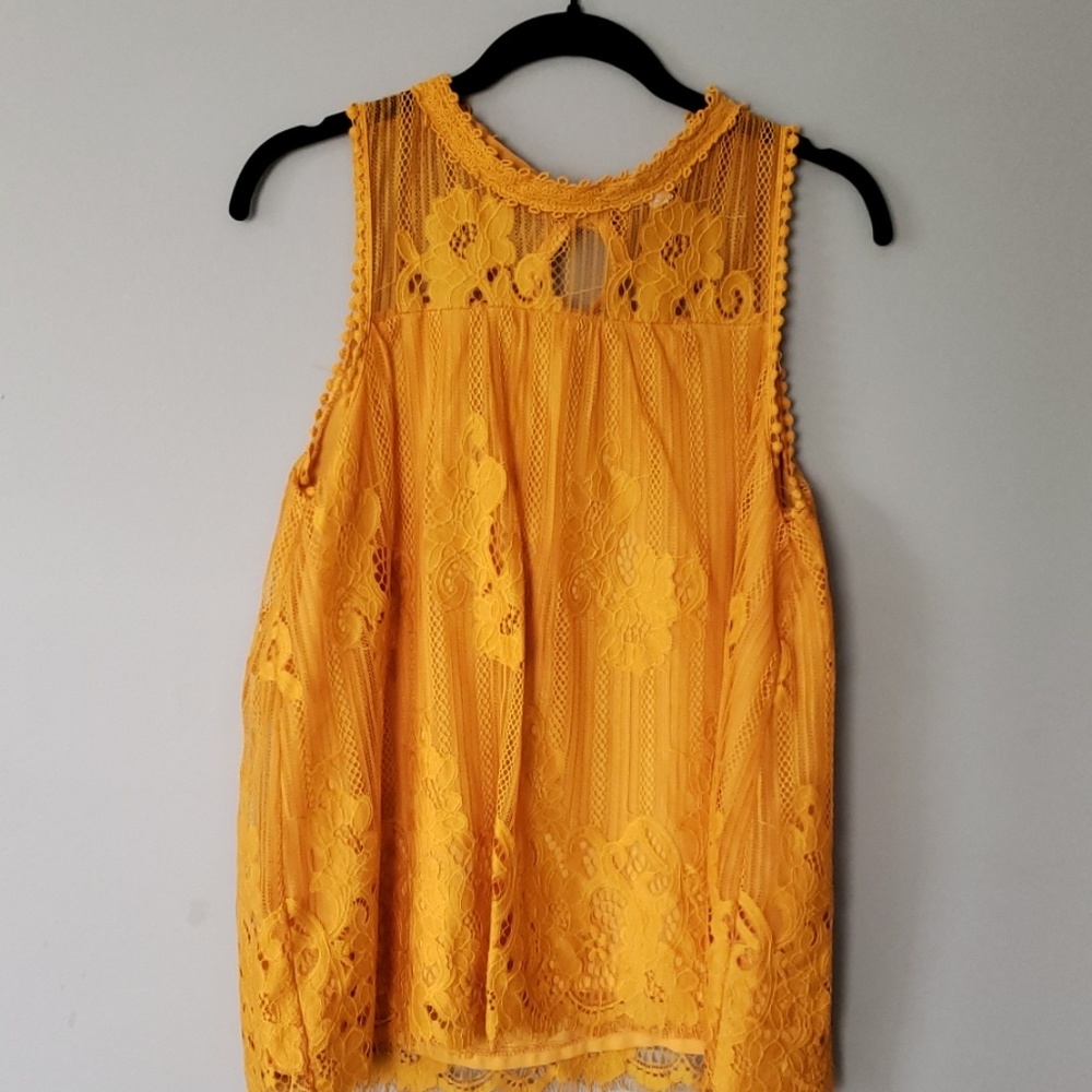 Sleeveless lace with lining top